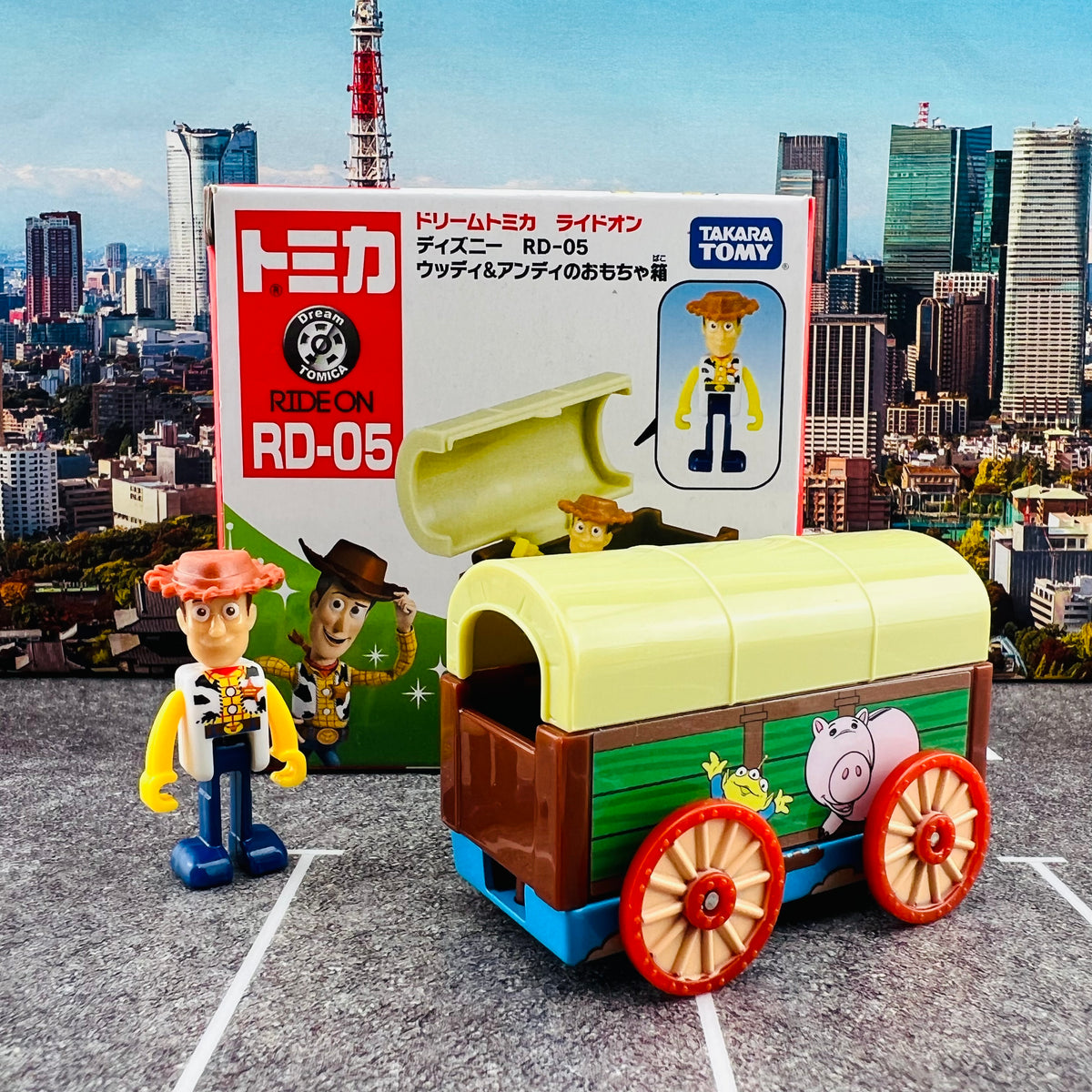 Dream TOMICA Ride on Disney RD-05 Woody & Andy Toy Box – Tokyo Station