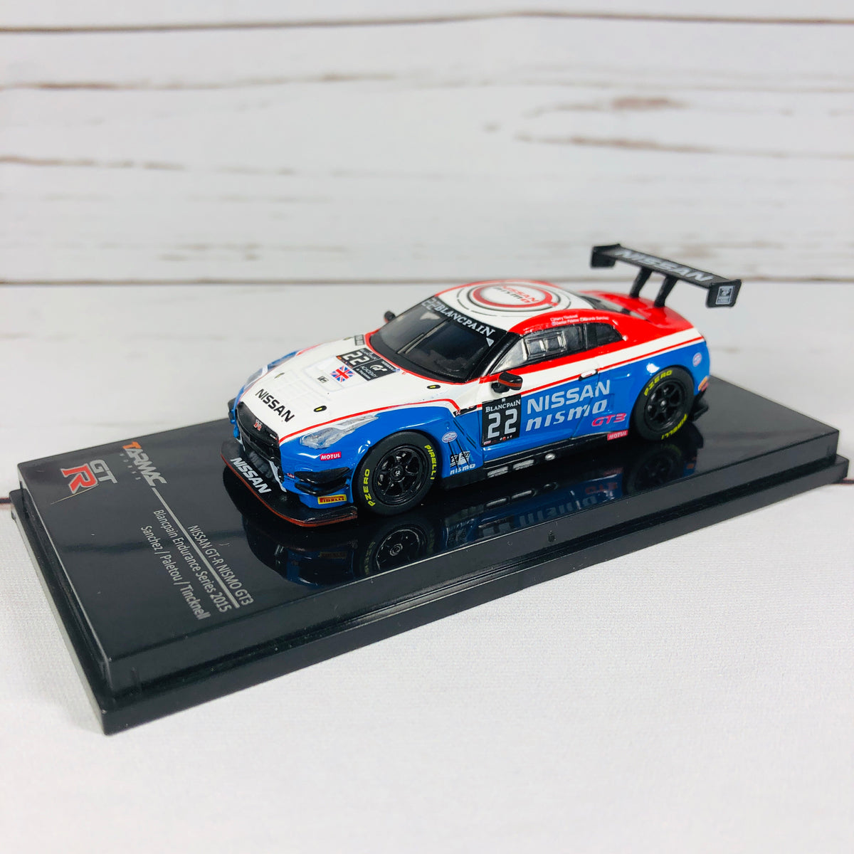 Tarmac Works 1/64 Nissan GTR NISMO GT3 Blancpain Endurance Series 2015 #22  T64-005-BES22