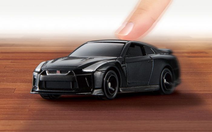 Tomica 4D 02 Nissan GTR METEOR FLAKE BLACK PEARL Scale 1/62