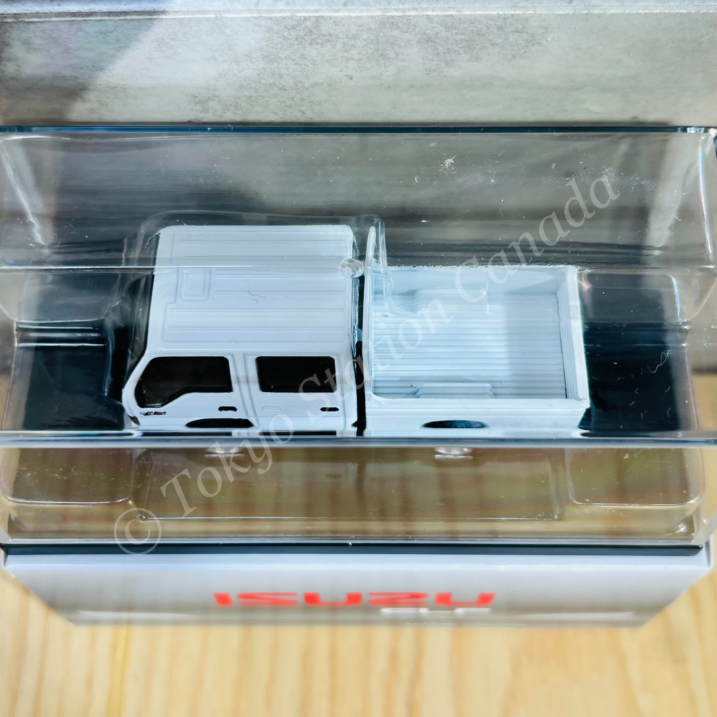 Model 1 1/64 ISUZU ELF White T66632