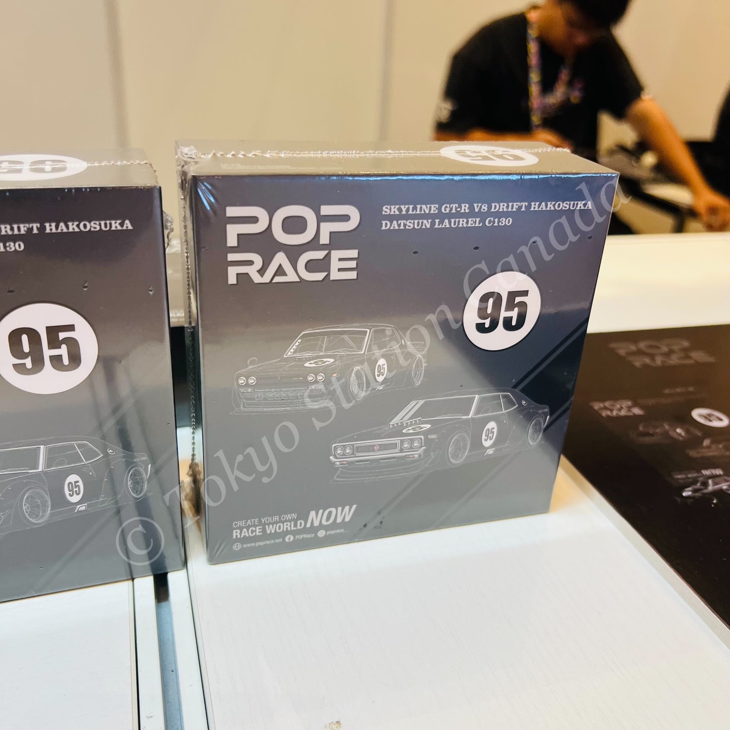 POPRACE 1/64 DATSUN LAUREL C130 and SKYLINE GT-R V8 DRIFT (HAKOSUKA) Special Box Set HONG KONG TOYCAR SALON 2025