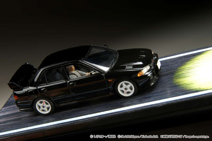 HOBBY JAPAN 1/64 Mitsubishi Lancer RS Evolution Ⅲ / INITIAL D VS Ryosuke Takahashi With Kyoichi Sudo Figure HJ643010D