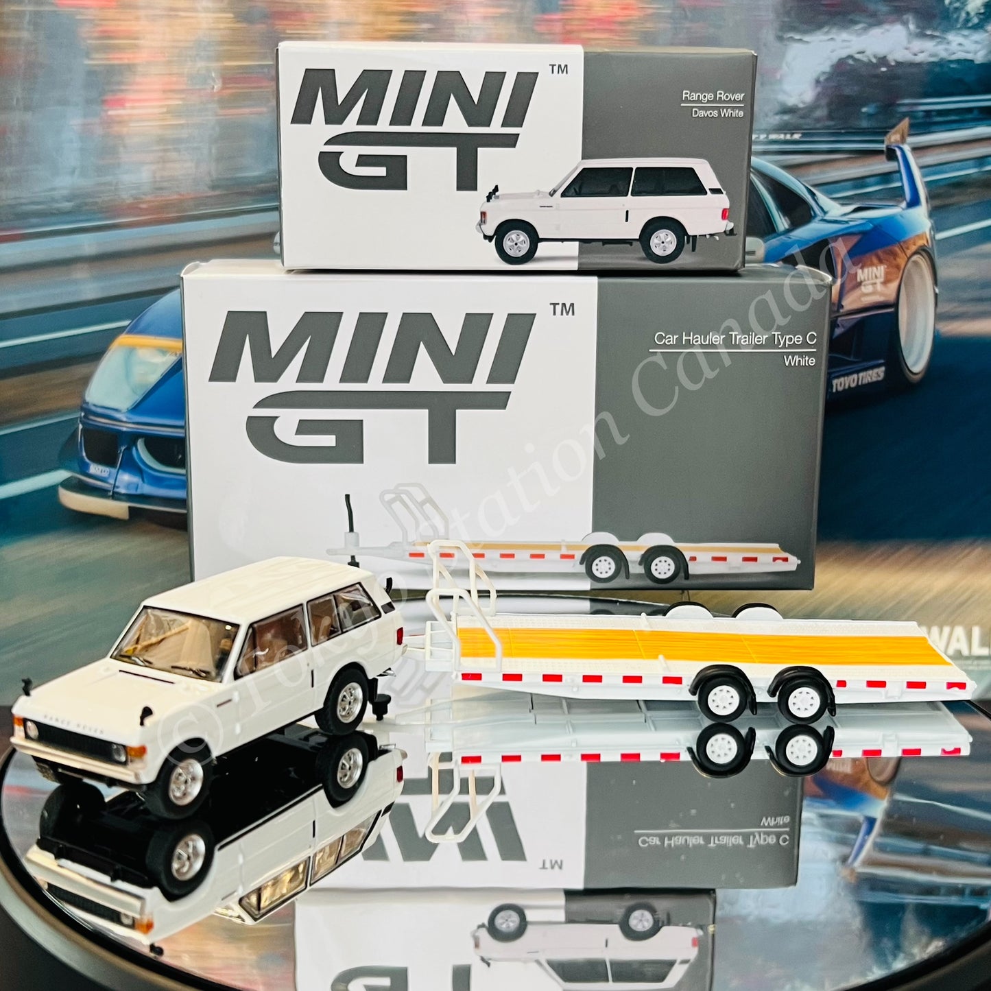 MINI GT 1/64 Range Rover Davos White LHD MGT00658-L and Car Hauler Trailer White MGTAC21  COMBO