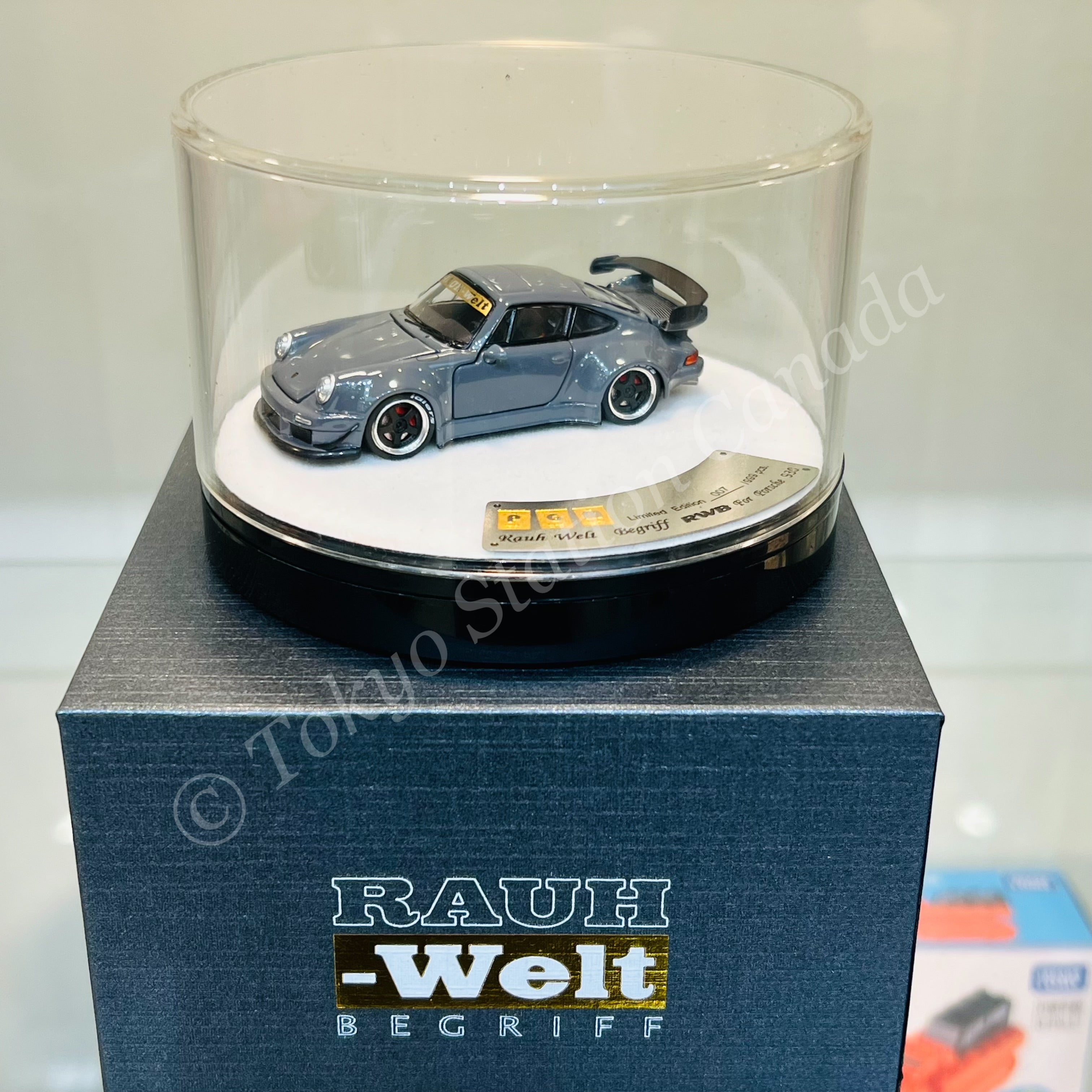 PGM 1/64 RWB 930 Cement Grey Fully Opened (Deluxe Round Display