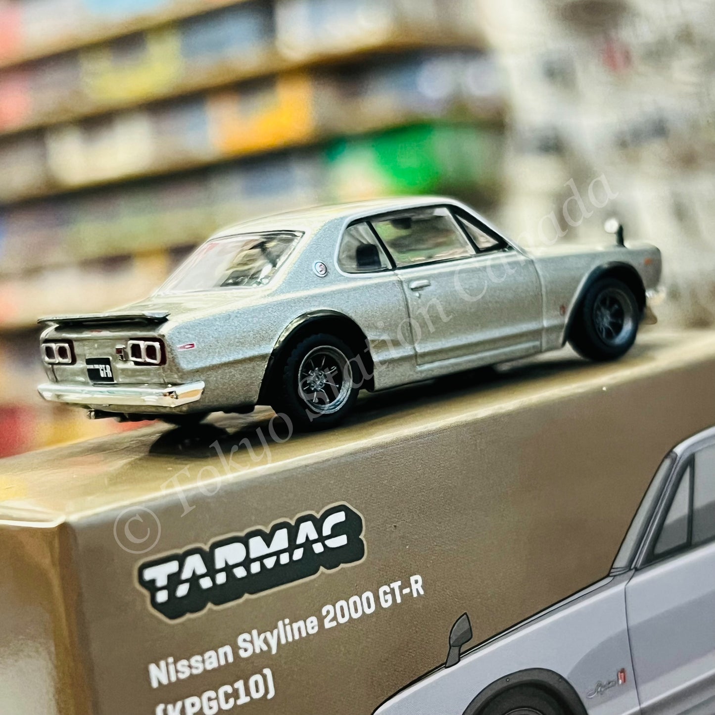 TARMAC WORKS GLOBAL64 1/64 Nissan Skyline 2000 GT-R (KPGC10) Silver T64G-043-SL