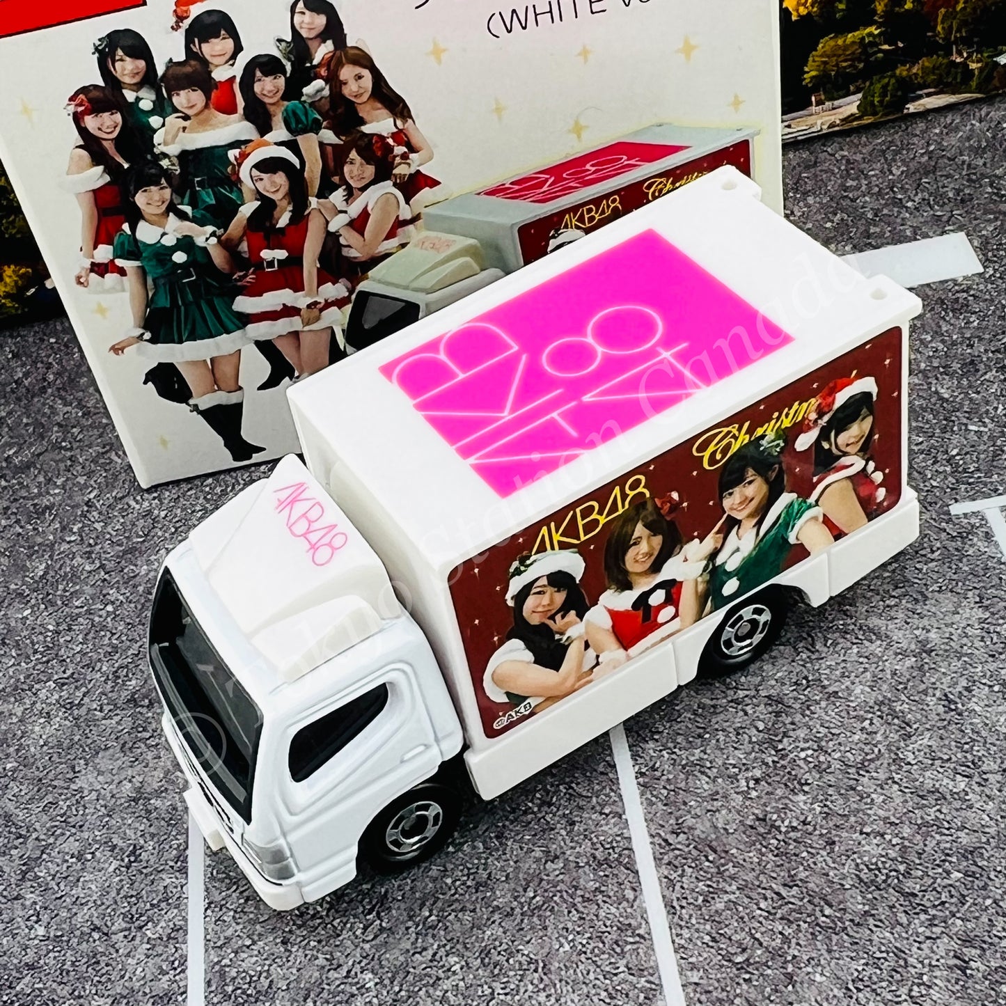 TOMICA AKB48 Wrapping Truck WHITE Version