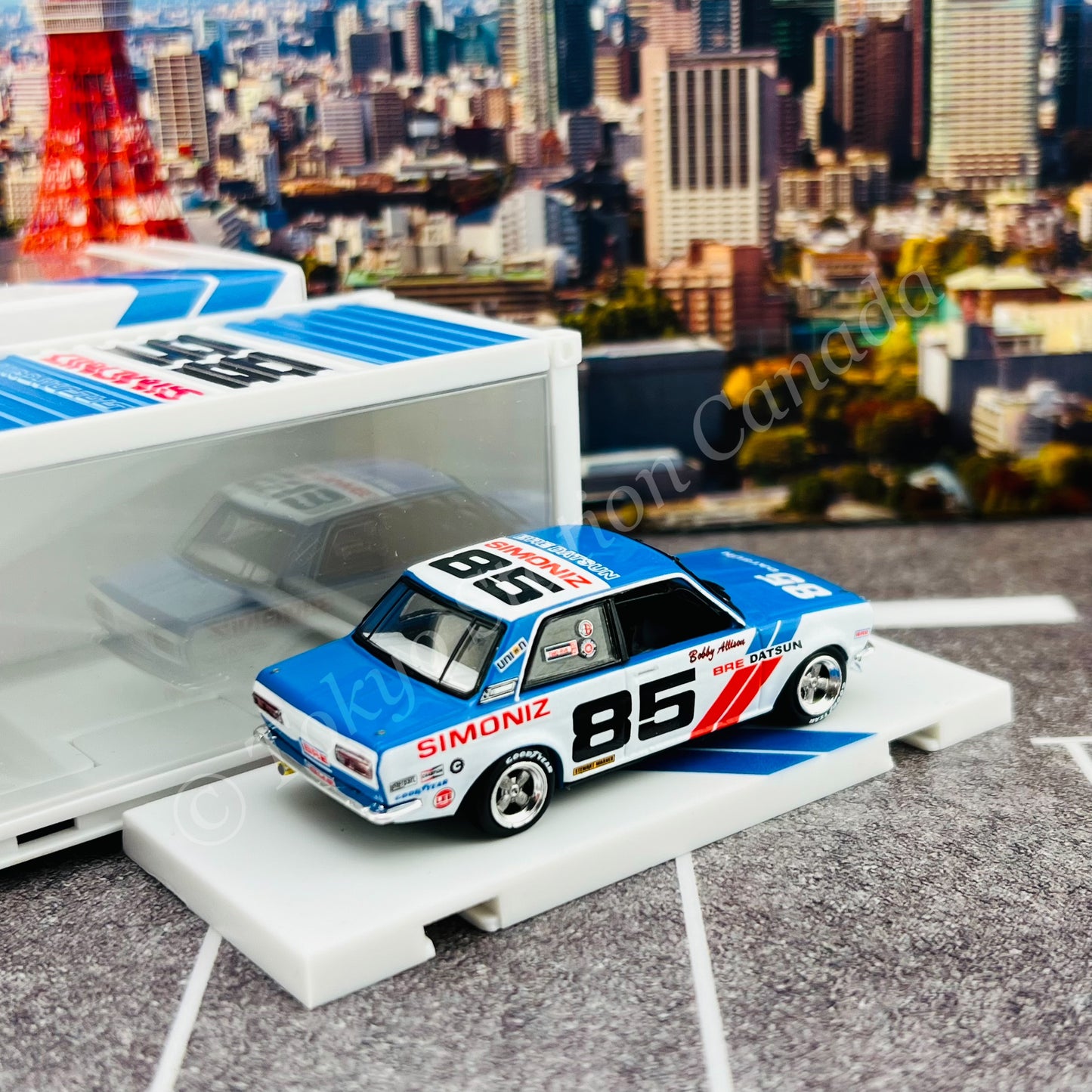 TARMAC WORKS HOBBY64 1/64 BRE Datsun 510 Trans-Am 2.5 Championship 1972 Bobby Allison with container T64-052-BRE85