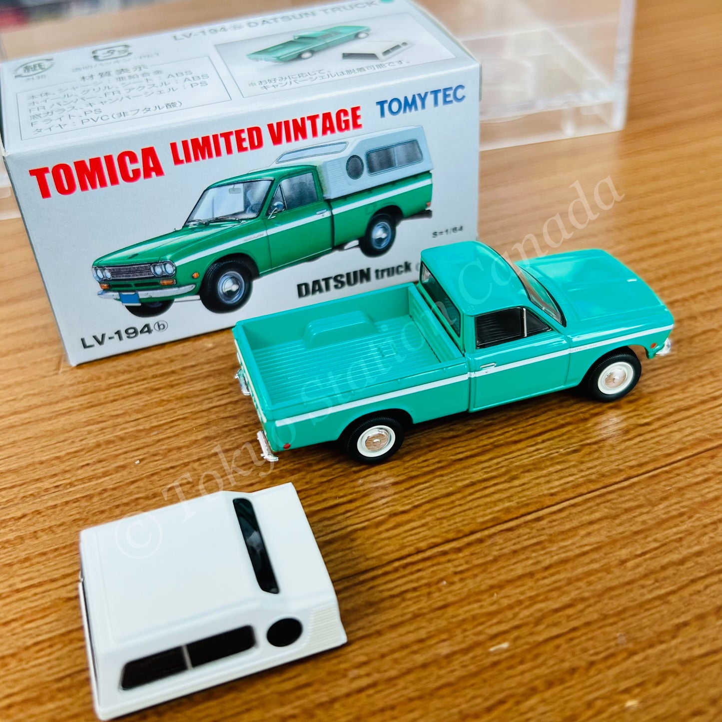 TOMYTEC TLV 1/64 Datsun Truck (North American Spec) Green LV-194b
