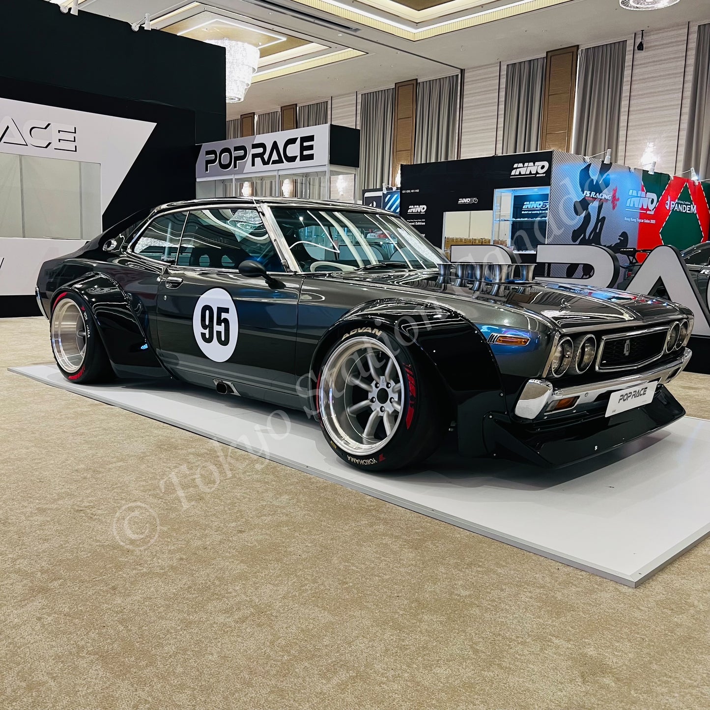 POPRACE 1/64 DATSUN LAUREL C130 and SKYLINE GT-R V8 DRIFT (HAKOSUKA) Special Box Set HONG KONG TOYCAR SALON 2025