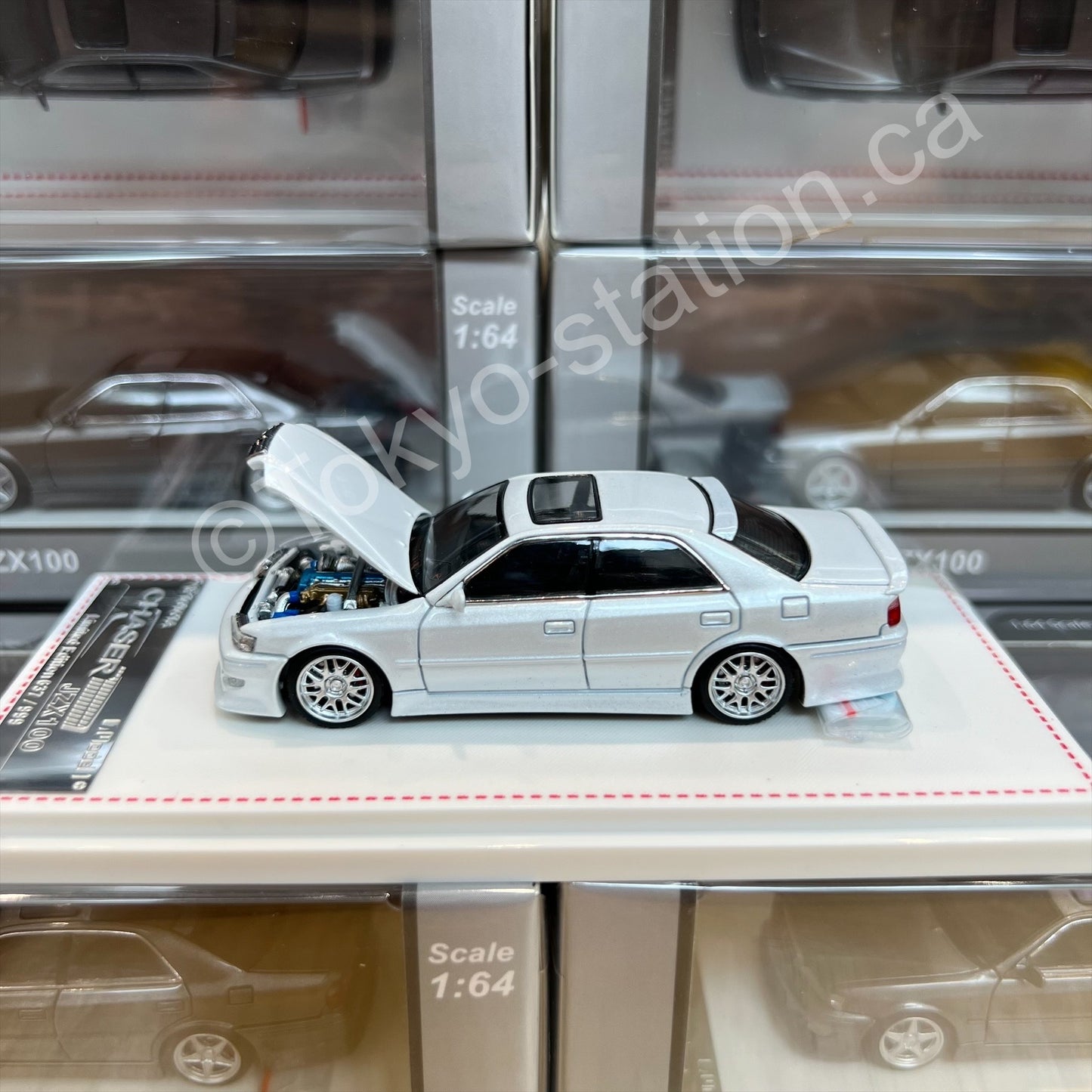 MODEL 1 1/64 Toyota Chaser JZX100 Custom Version Pearl White C33702