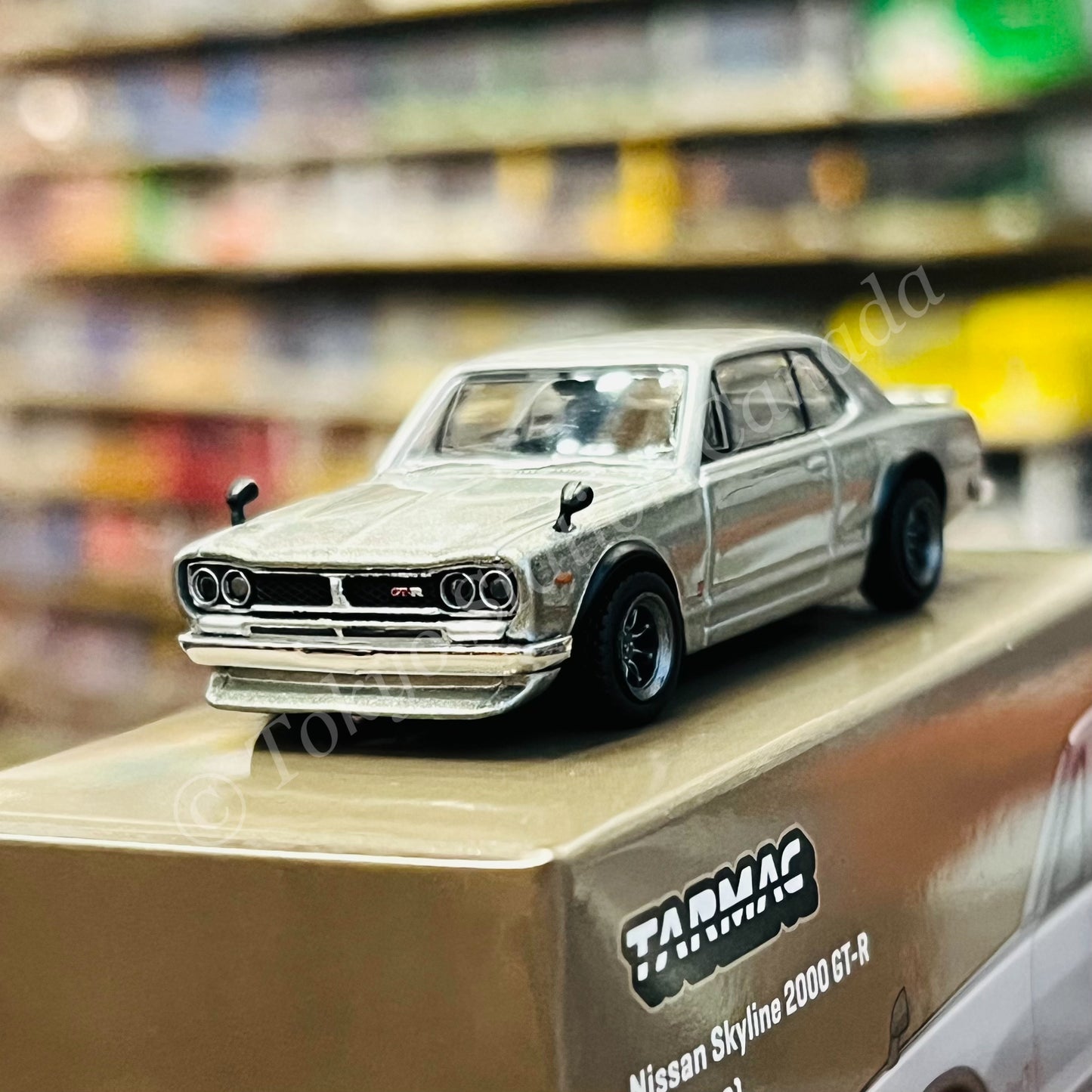 TARMAC WORKS GLOBAL64 1/64 Nissan Skyline 2000 GT-R (KPGC10) Silver T64G-043-SL