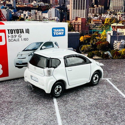 TOMICA 28 Toyota iQ