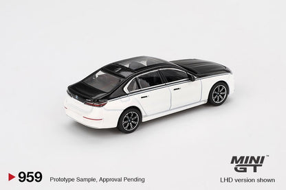 MINI GT 1/64 BMW i7 xDrive60 Alpine White / Black Sapphire MGT00959-BL