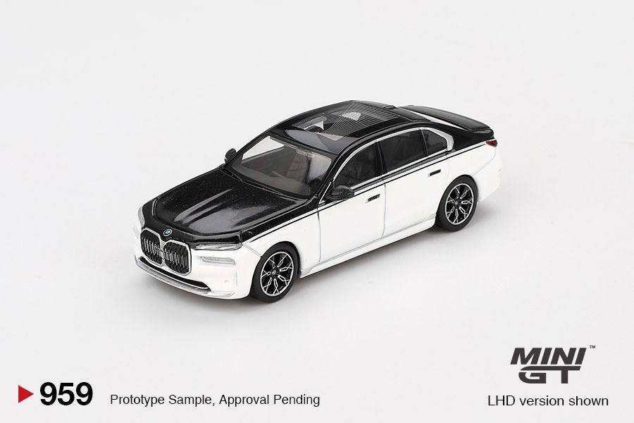 MINI GT 1/64 BMW i7 xDrive60 Alpine White / Black Sapphire MGT00959-BL