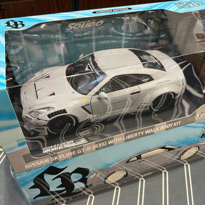 SOLIDO x AMERICAN DIORAMA 1/18 NISSAN SKYLINE GT-R (R35) WITH LIBERTY WALK BODY KIT AND FIGURE S1805821