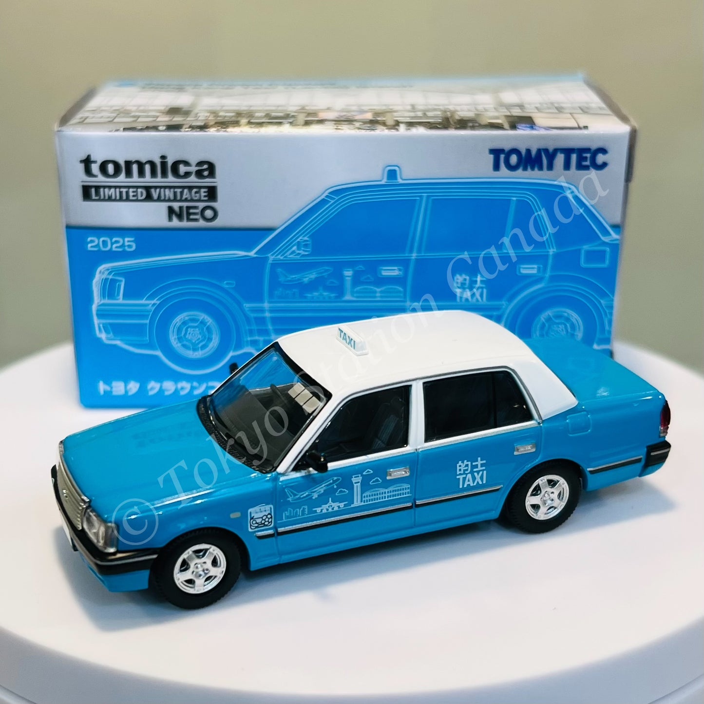 Tomytec Tomica Limited Vintage Neo 1/64 TOYOTA CROWN COMFORT Hong Kong TAXI 2025 LANTAU (Hong Kong Exclusive)