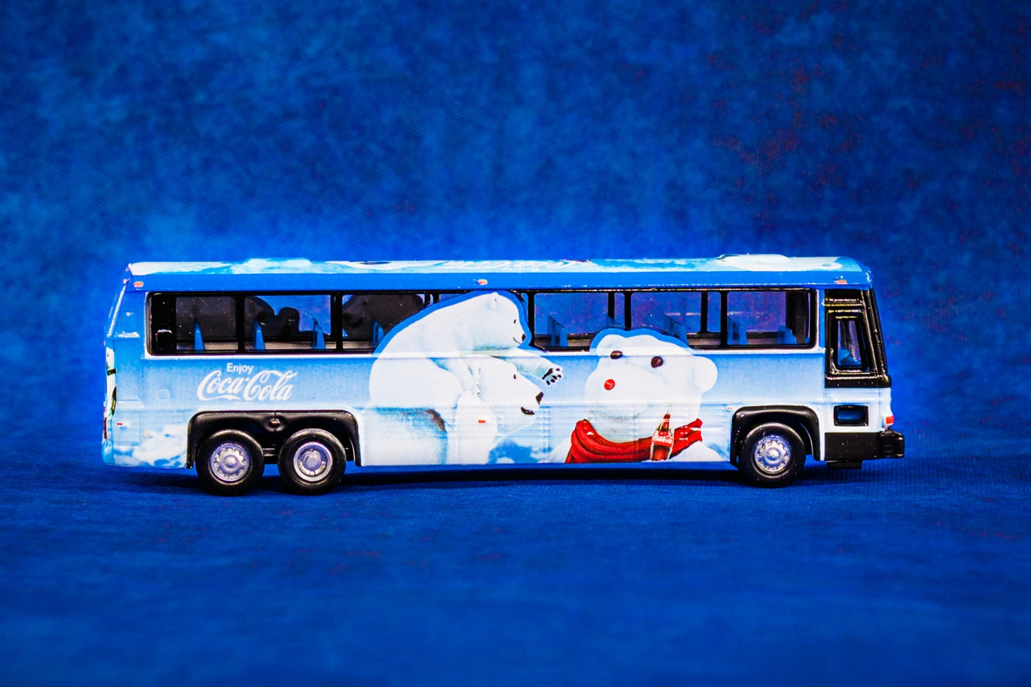 TINY 微影 1/110 96A3 Single Deck Bus "COCA COLA Polar Bear" COKE113