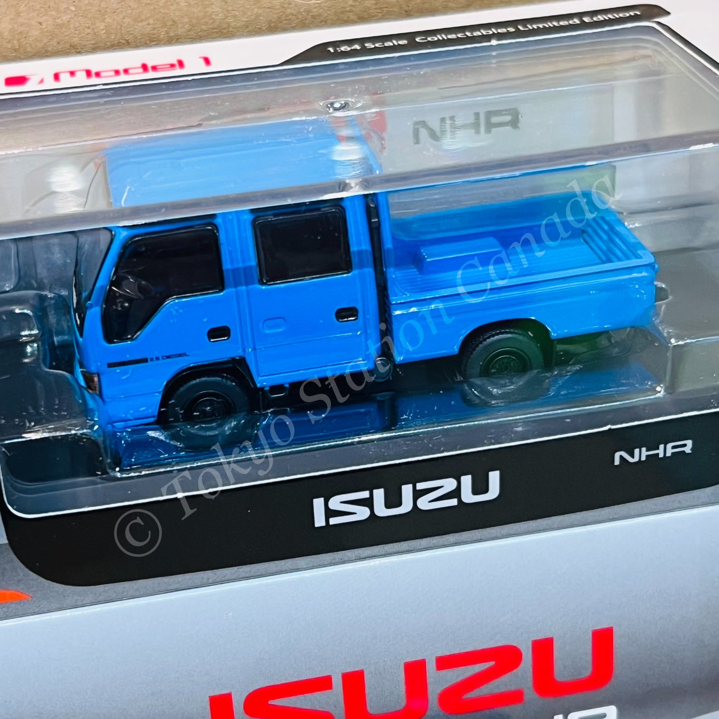 Model 1 1/64 Isuzu ELF NHR Custom Version Blue with Black Wheels LHD T66639