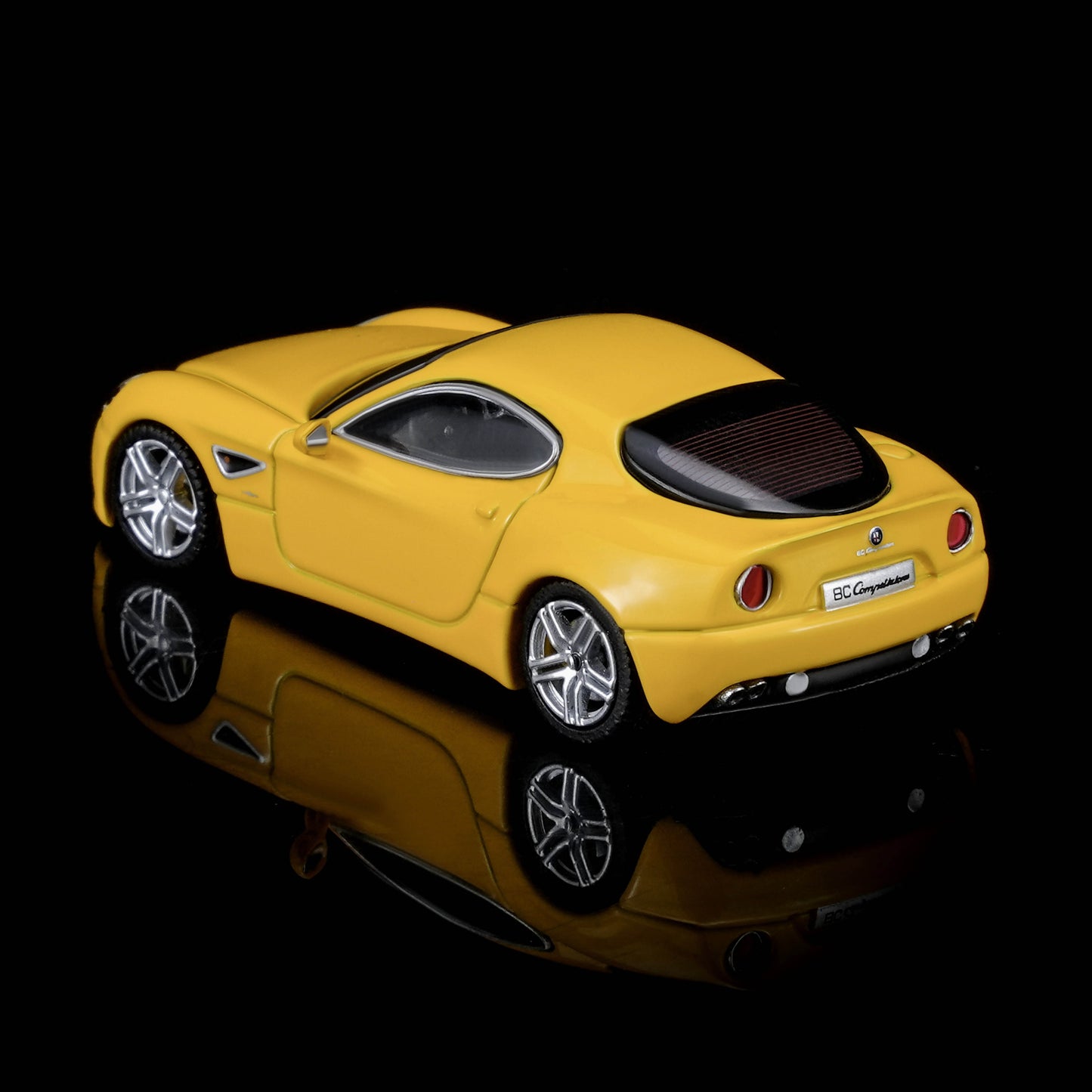PREORDER  MOTORHELIX 1/64 Alfa Romeo 8C Competizione 2008 Giallo Mica M69054 (Approx. Release Date: Q4 2026 and subject to the manufacturer's final decision)