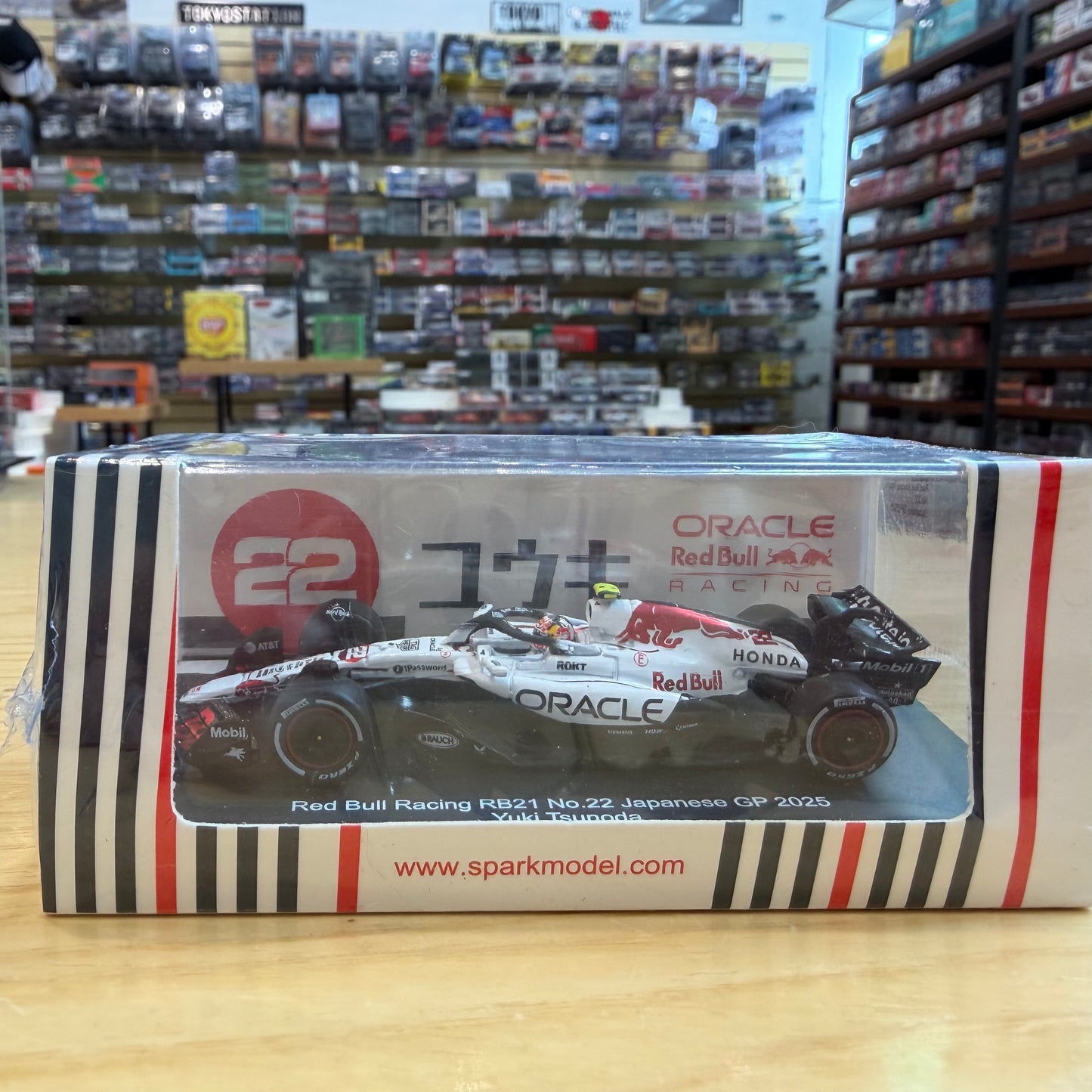 SPARK 1/64 Red Bull Racing RB21 No.22 Oracle Red Bull Racing Japanese GP 2025 Yuki Tsunoda Y442