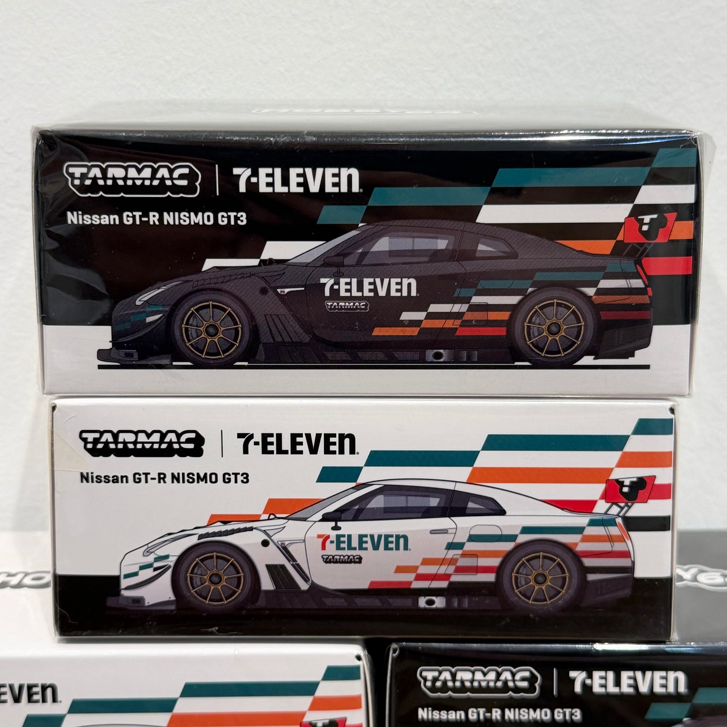 TARMAC WORKS 1/64 Nissan GT-R NISMO GT3 Set of 2 SPECIAL EDITION FOR 7-ELEVEN TAIWAN 2026 (T64-035-711C and T64-035-711D)