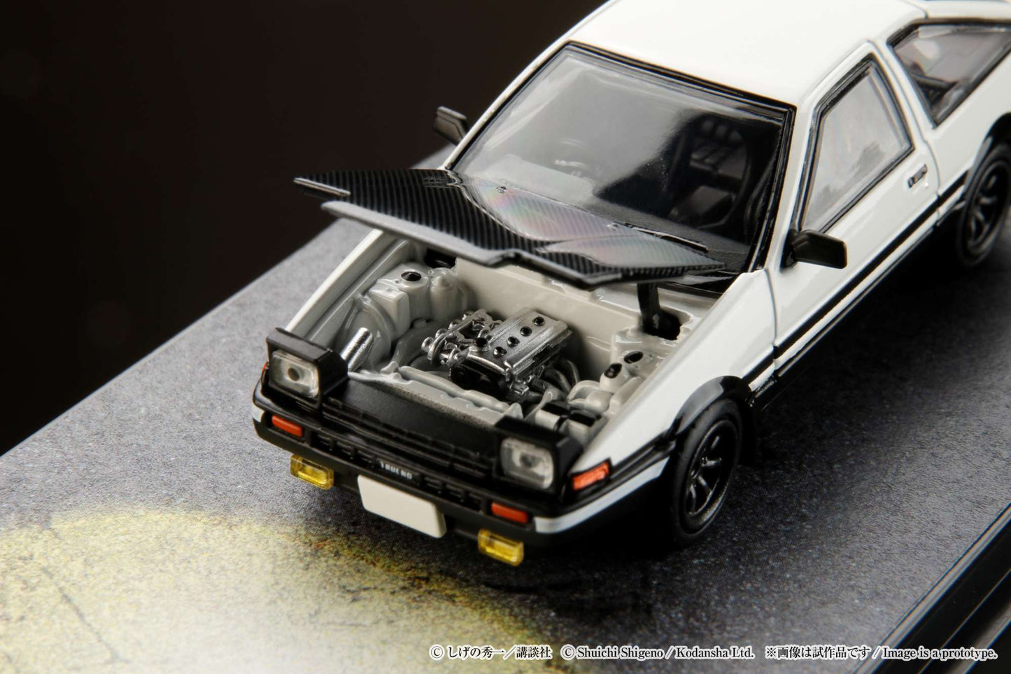 HOBBY JAPAN 1/64 Toyota SPRINTER TRUENO (AE86) FINAL VERSION / INITIAL D Engine Mounted Model VS Shinji Inui (Carbon Hood)