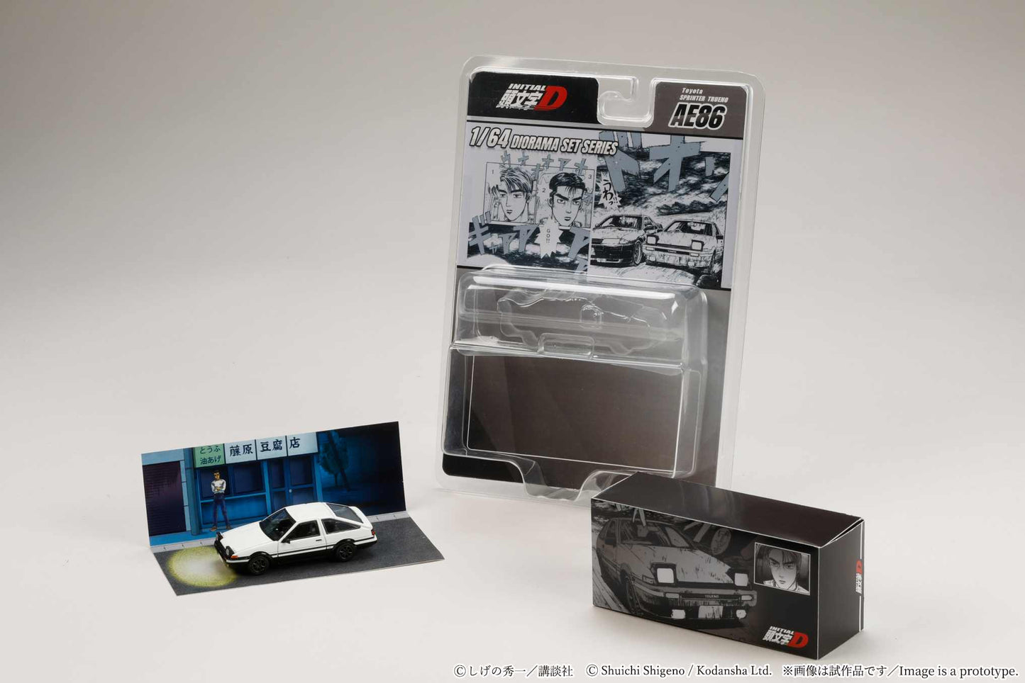 PREORDER HOBBY JAPAN JDM64 1/64 Toyota SPRINTER TRUENO (AE86)/ INITIAL D Takumi Fujiwara VS Takeshi Nakazato (Includes 2 random cards) HJDMD001C (Approx. Release Date : Q3 2026 subjects to the manufacturer's final decision)