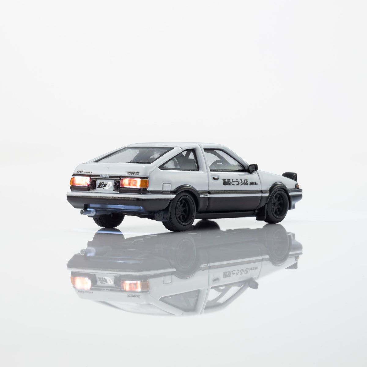 PREORDER KYOSHO 1/64 INITIAL D / TOYOTA SPRINTER TRUENO (AE86) with LED 07133LA (Approx. Release Date: Q1 2027 and subject to the manufacturer's final decision)