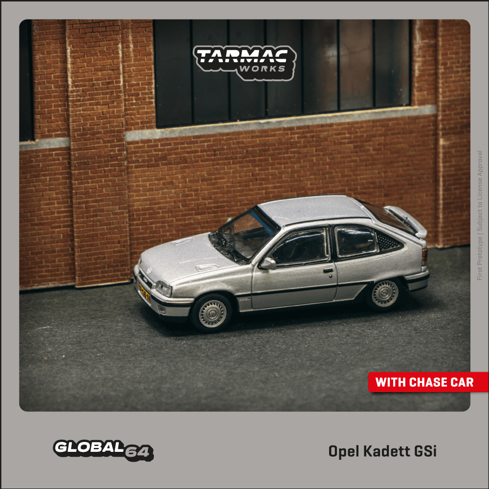 Tarmac Works GLOBAL64 1/64 Opel Kadett GSi Silver T64G-065-SL