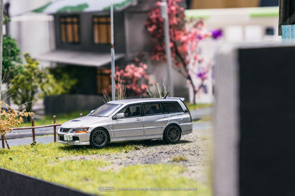 Tarmac Works ROAD64 1/64 Mitsubishi Lancer Evolution Wagon Silver T64R-042-SL