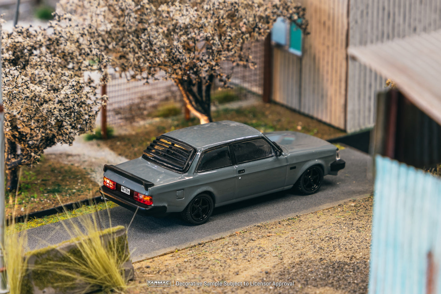 PREORDER TARMAC WORKS ROAD64 1/64 Volvo 242 Custom Grey T64R-050-GRY (Approx. Release Date : DECEMBER 2024 subject to manufacturer's final decision)