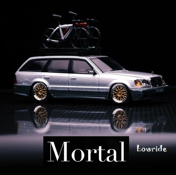 MORTAL 1/64 Marcedes-Benz Wagon S124 - Silver Lowride