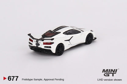 MINI GT 1/64 Chevrolet Corvette Z06 2023 Arctic White LHD MGT00677-L