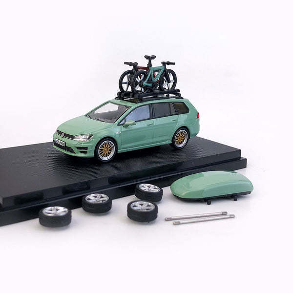 PREORDER ZOOM 1/64 Golf Variant MK7 with Accessories - Green (Approx. Release Date: JUNE 2024 and subject to the manufacturer's final decision)