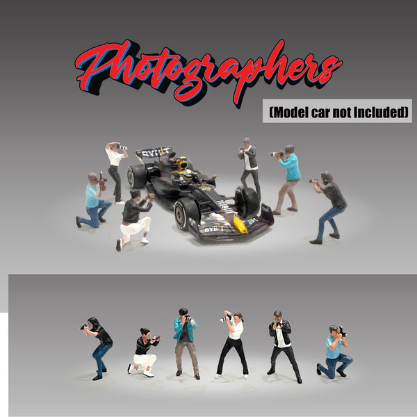 PREORDER AMERICAN DIORAMA 1/64 Figure Set - Photographers AD-2414 (Approx. Release Date : JUNE 2024 subject to manufacturer's final decision)