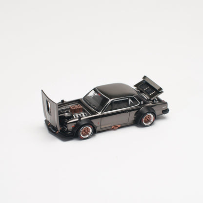 POPRACE 1/64 SKYLINE GT-R V8 DRIFT (HAKOSUKA) DARK CHROME PR640097