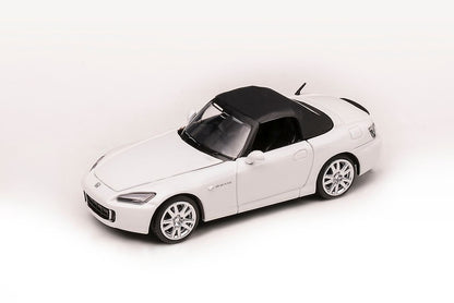 MOTORHELIX 1/64 Honda S2000 (AP2) - Grand Prix White (Magnetic Version)