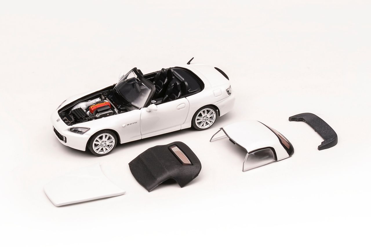 MOTORHELIX 1/64 Honda S2000 (AP2) - Grand Prix White (Magnetic Version)