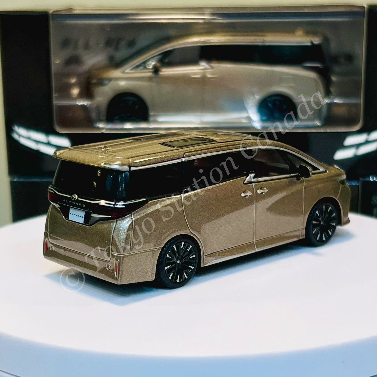 MODEL 1 1/64 Toyota Alphard Precious Leo-Blond LHD C33603