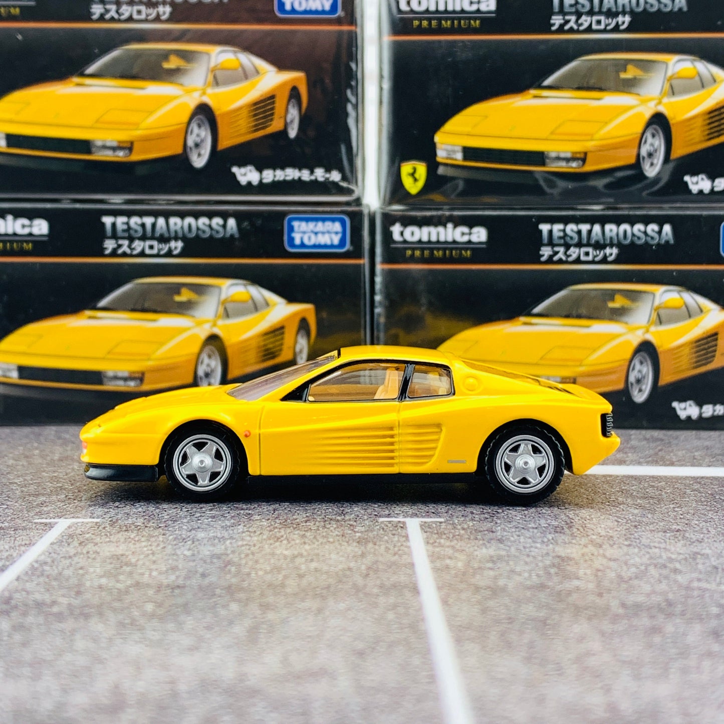 TAKARA TOMY MALL ORIGINAL TOMICA PREMIUM TESTAROSSA