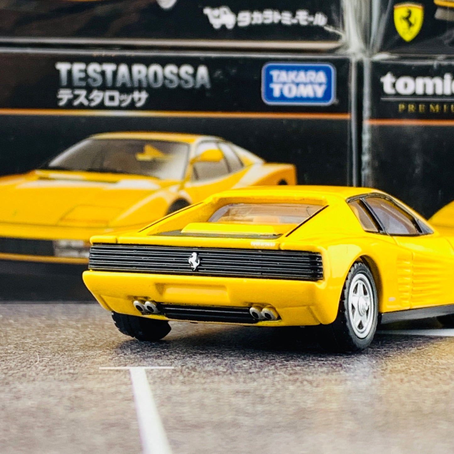 TAKARA TOMY MALL ORIGINAL TOMICA PREMIUM TESTAROSSA