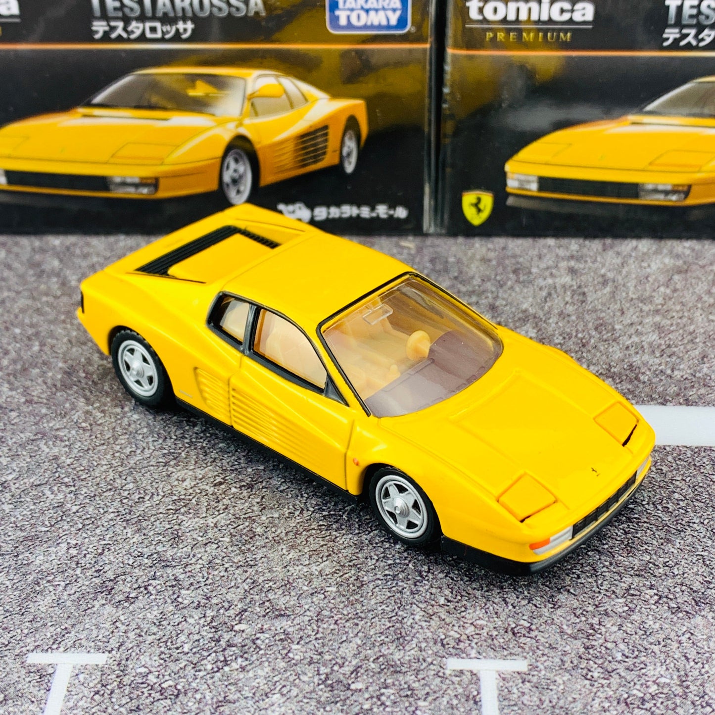 TAKARA TOMY MALL ORIGINAL TOMICA PREMIUM TESTAROSSA