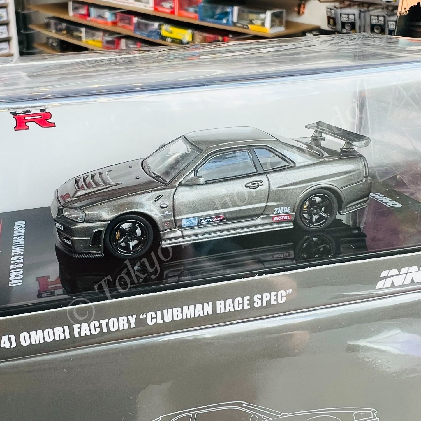 INNO64 1/64 NISSAN SKYLINE GT-R (R34) OMORI FACTORY "CLUBMAN RACE SPEC" IN64-R34-OFCRS