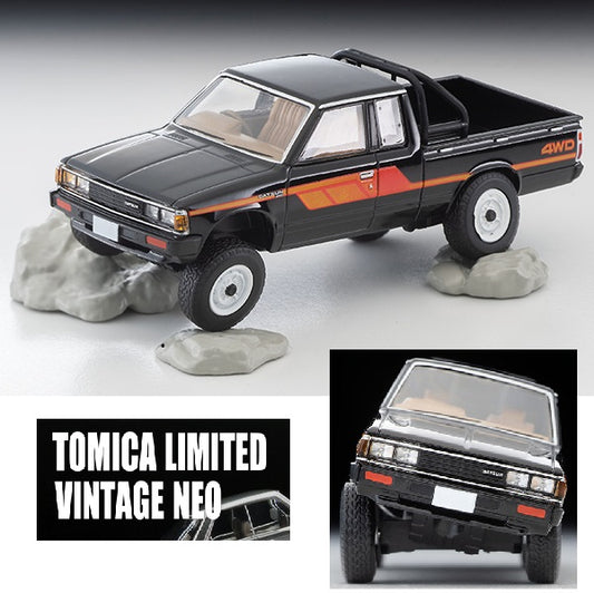TOMYTEC TLVN 1/64 Datsun Truck 4WD King Cab AD (Black) LV-N320a