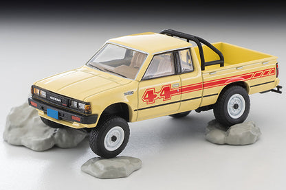 TOMYTEC TLVN 1/64 Nissan Truck 4X4 King Cab (Yellow) North American Specification LV-N321a