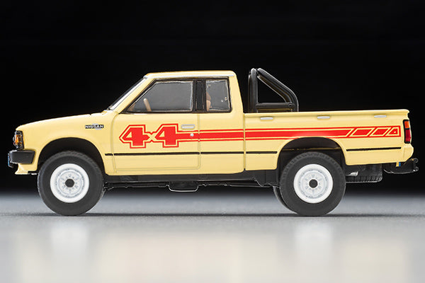 TOMYTEC TLVN 1/64 Nissan Truck 4X4 King Cab (Yellow) North American Specification LV-N321a