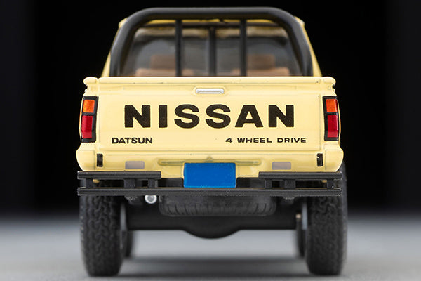 TOMYTEC TLVN 1/64 Nissan Truck 4X4 King Cab (Yellow) North American Specification LV-N321a