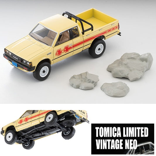 TOMYTEC TLVN 1/64 Nissan Truck 4X4 King Cab (Yellow) North American Specification LV-N321a