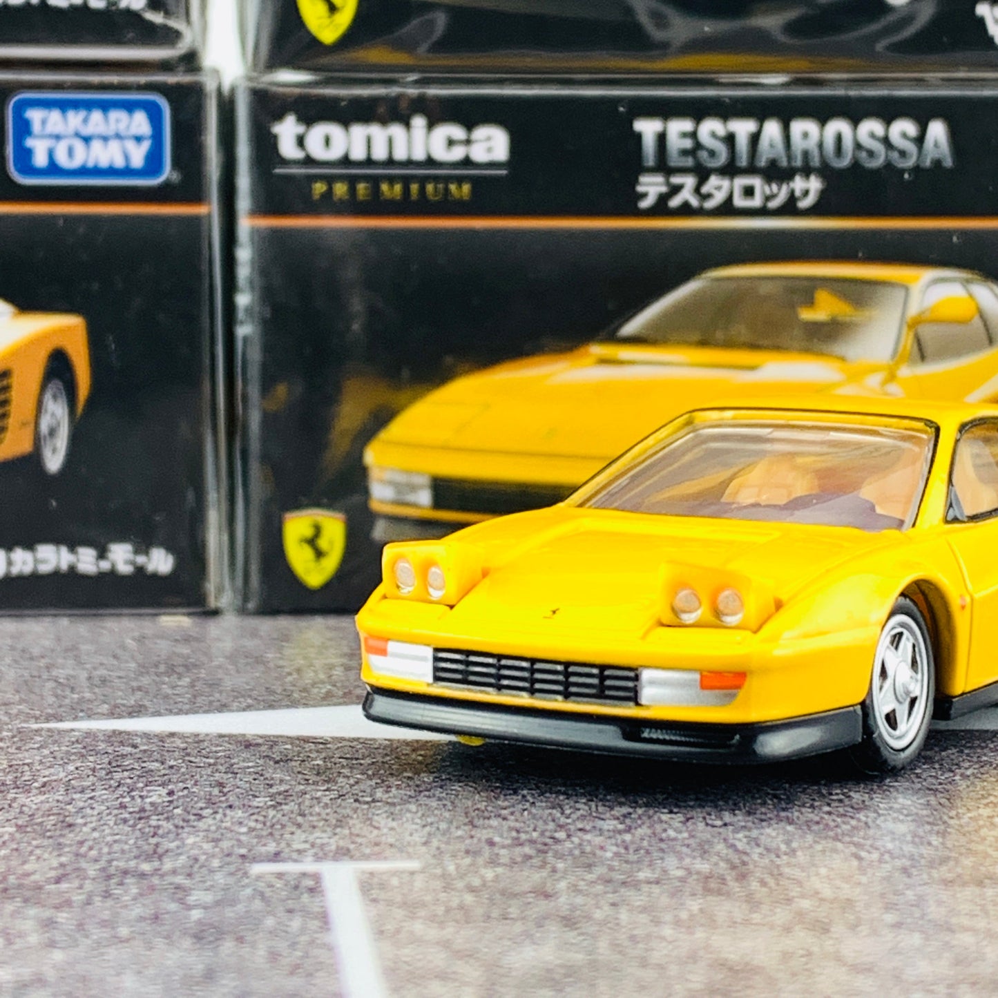 TAKARA TOMY MALL ORIGINAL TOMICA PREMIUM TESTAROSSA