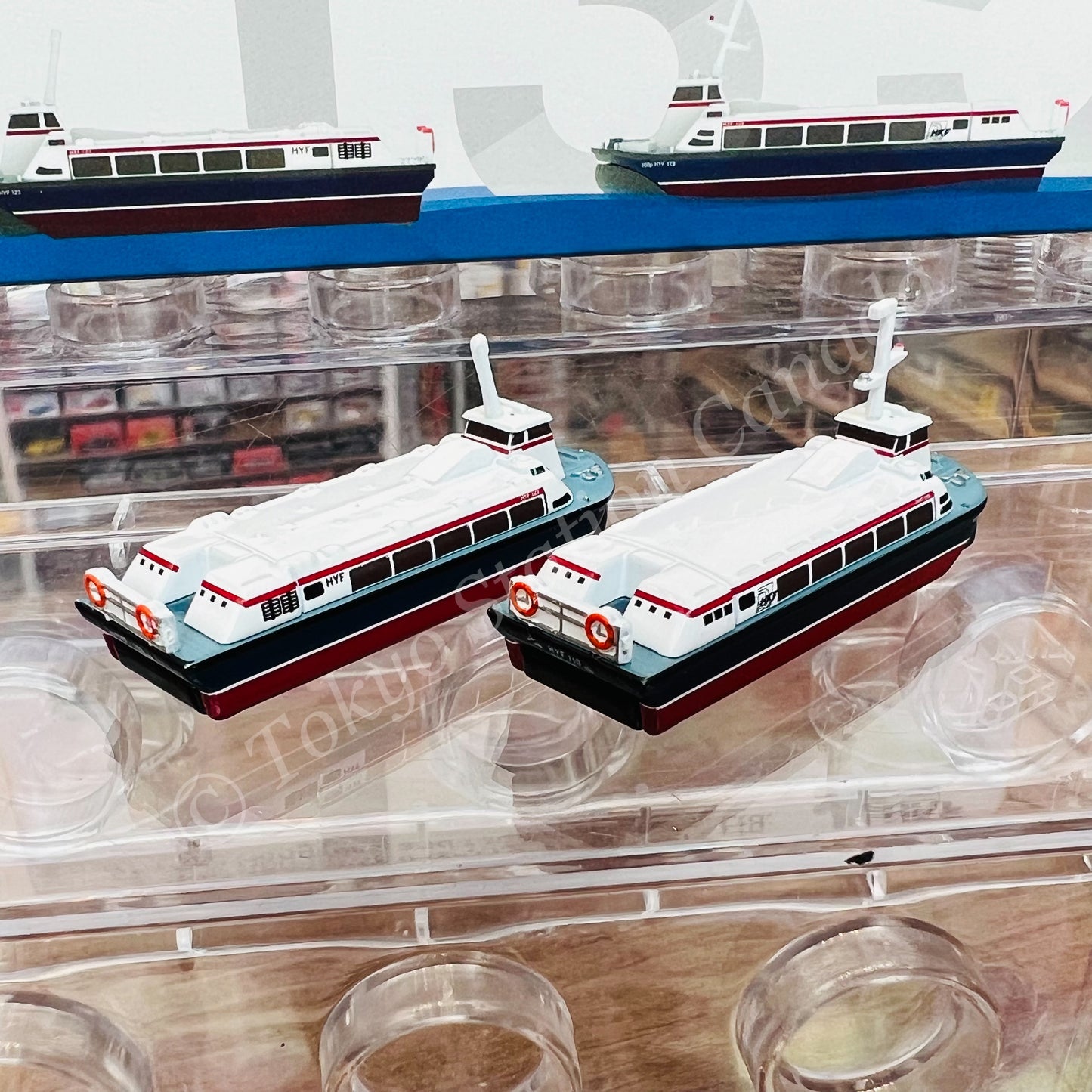 TINY 微影 135 Hongkong and Yaumati Ferry Hovercraft (Set of 2) ATC40014